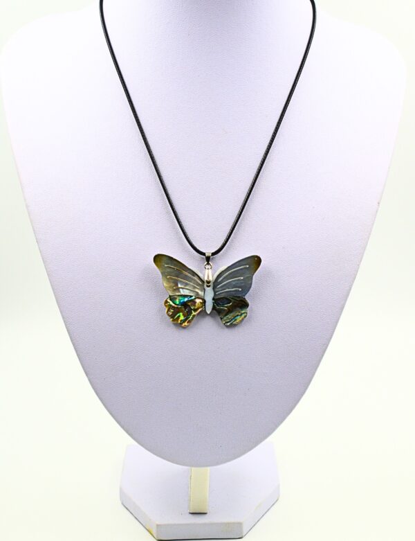 Biserna matica - metulj